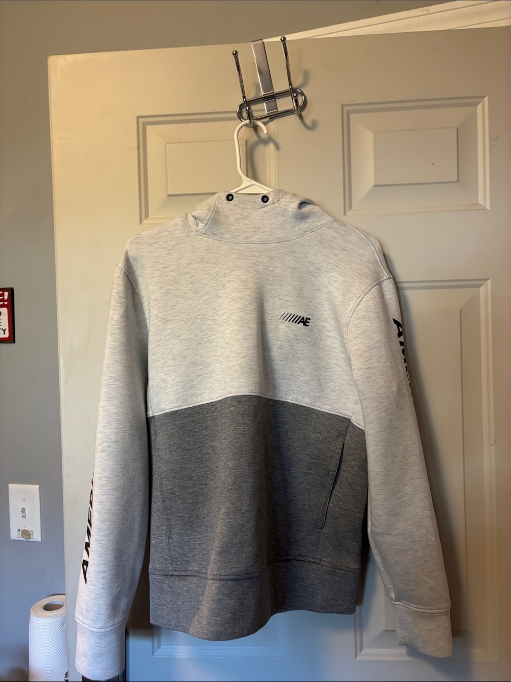 American Eagle Outfitters Light Gray and Dark Gray Crewneck Sweatshirt